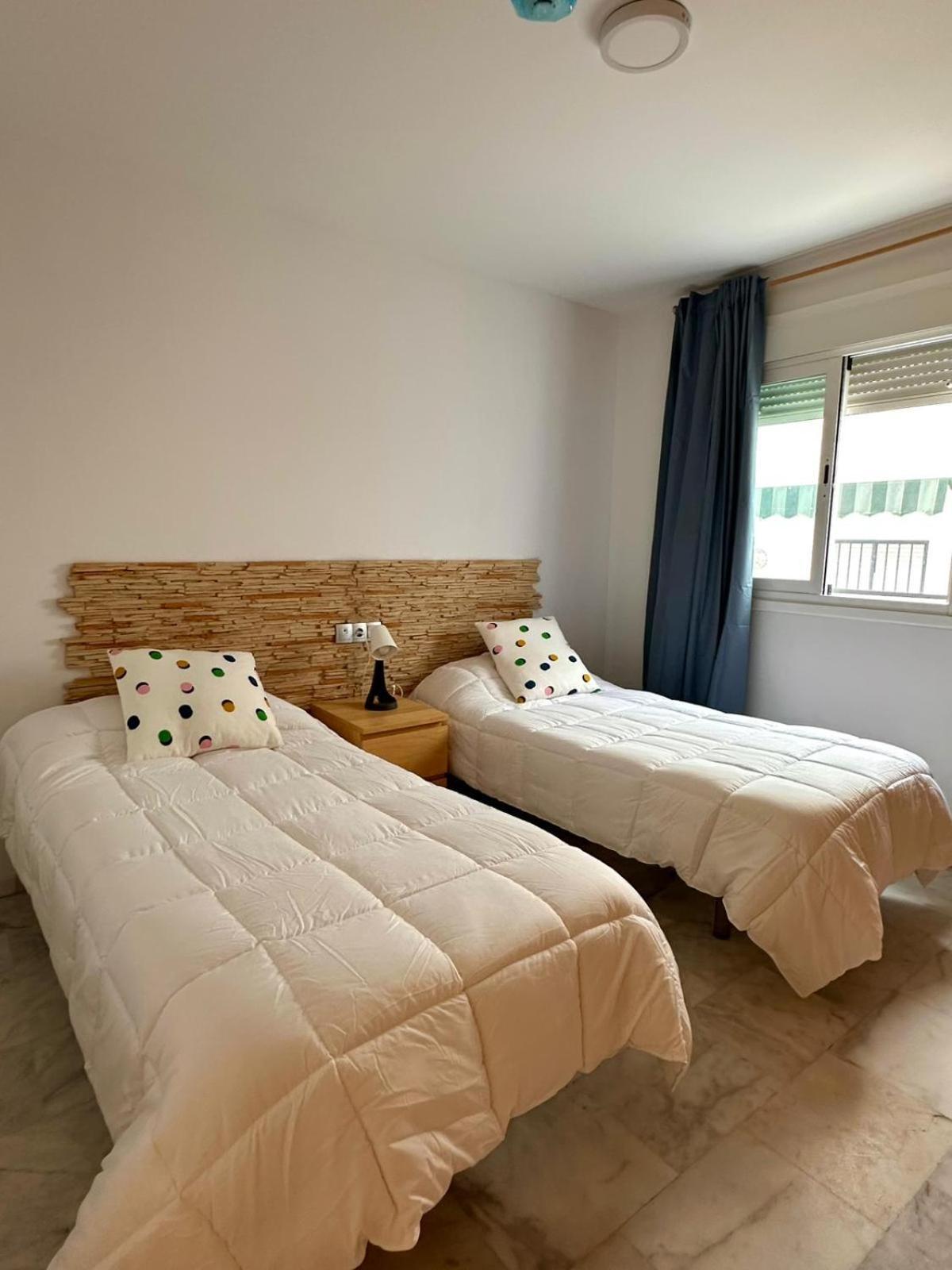Apartahotel Dona Reyes 치피오나 외부 사진
