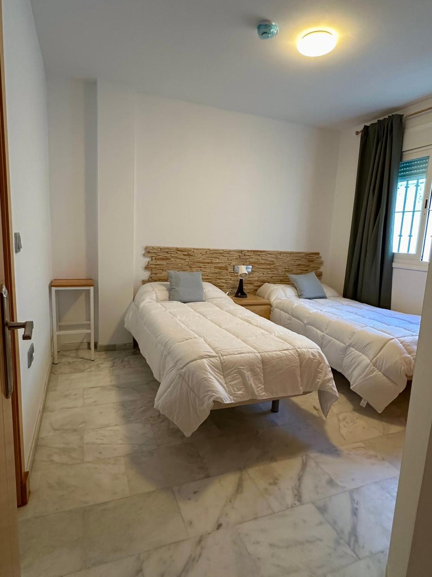 Apartahotel Dona Reyes 치피오나 외부 사진